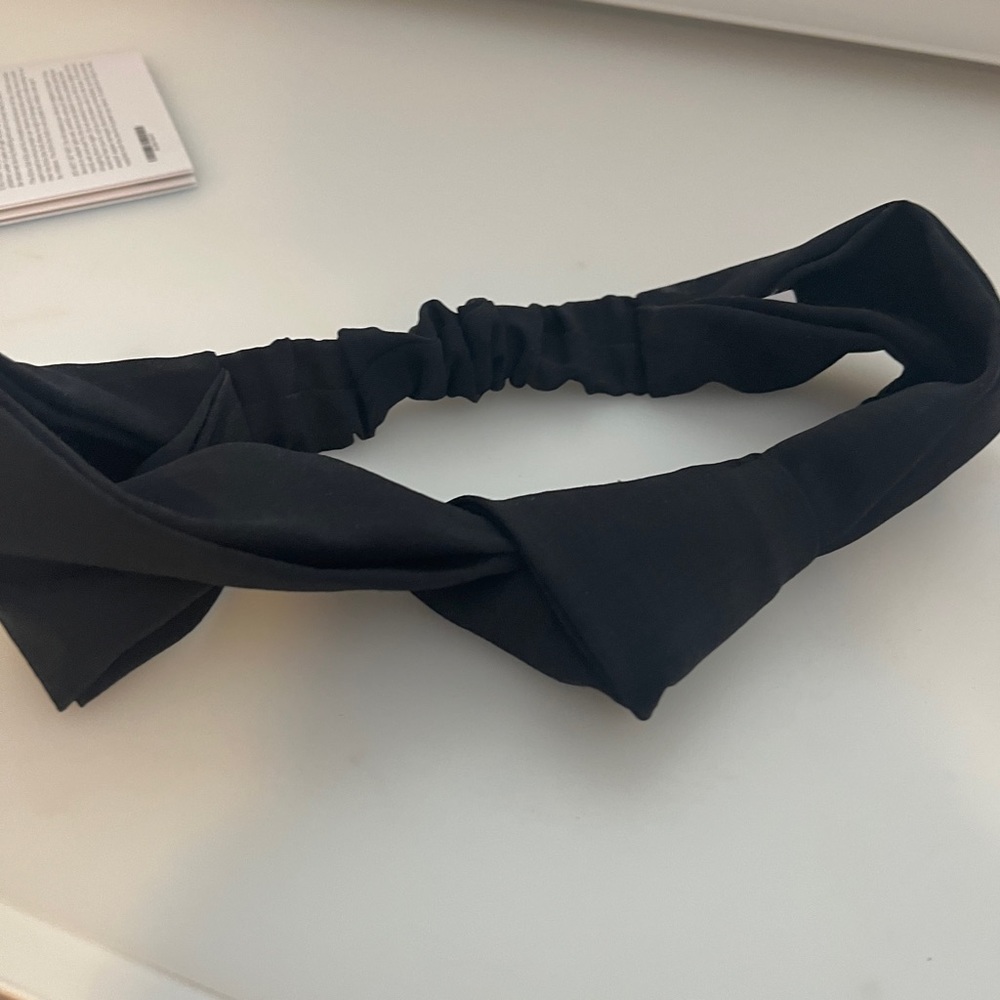 Lululemon OS Black Headband